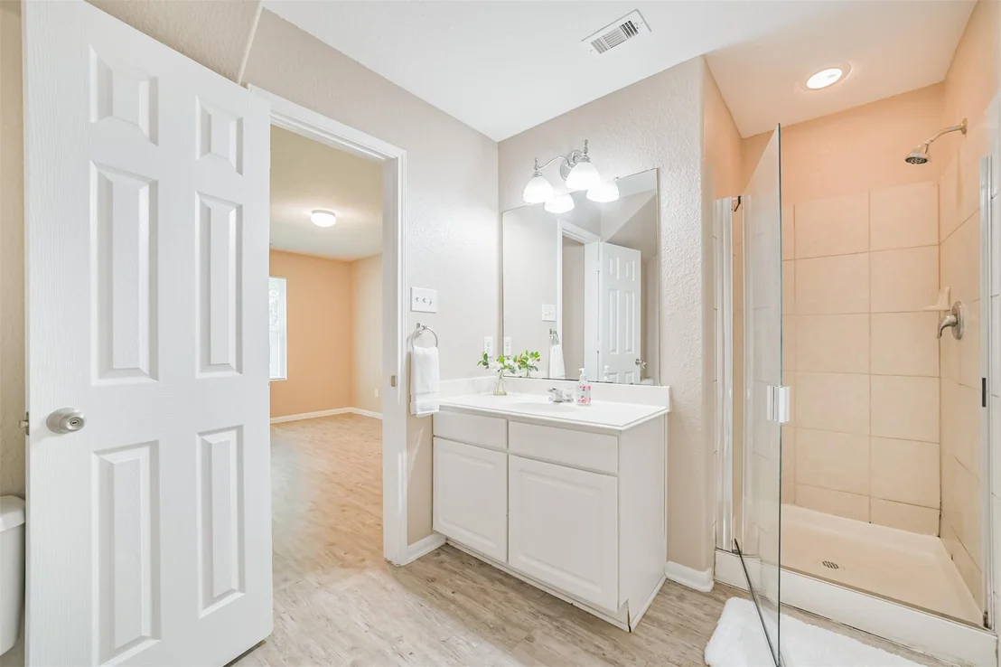 Photo of 16726 Warbler Drive