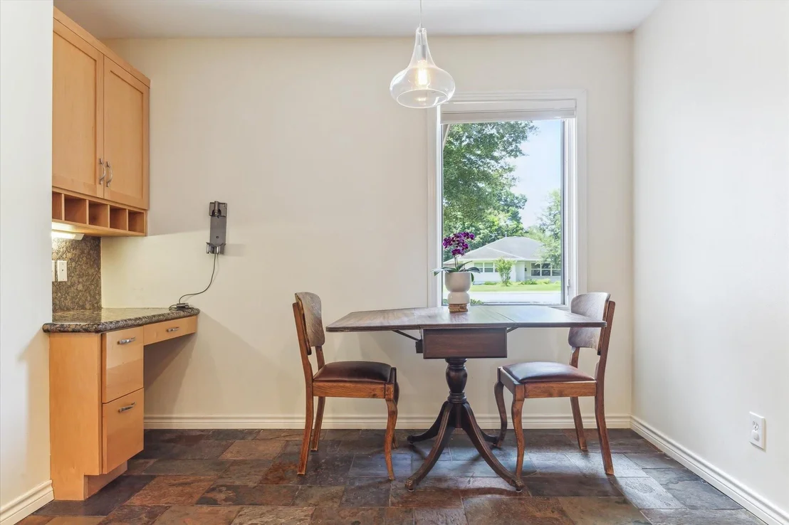 Photo of 4920 Maple