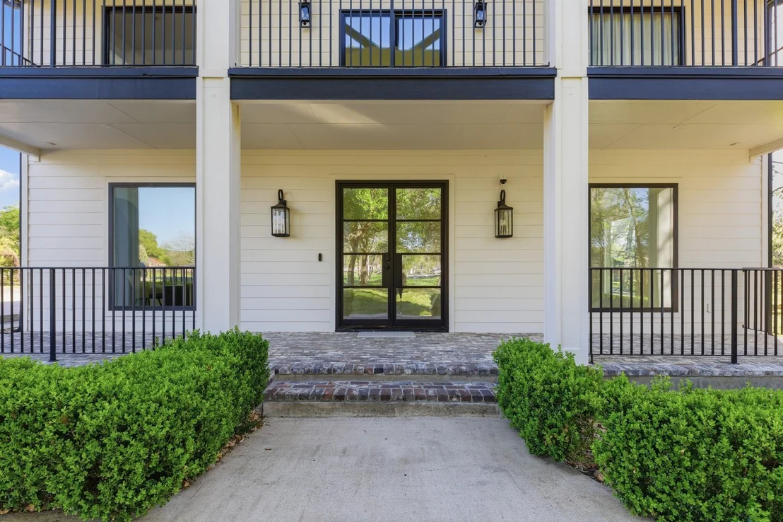 Photo of 1905 Dowling Drive