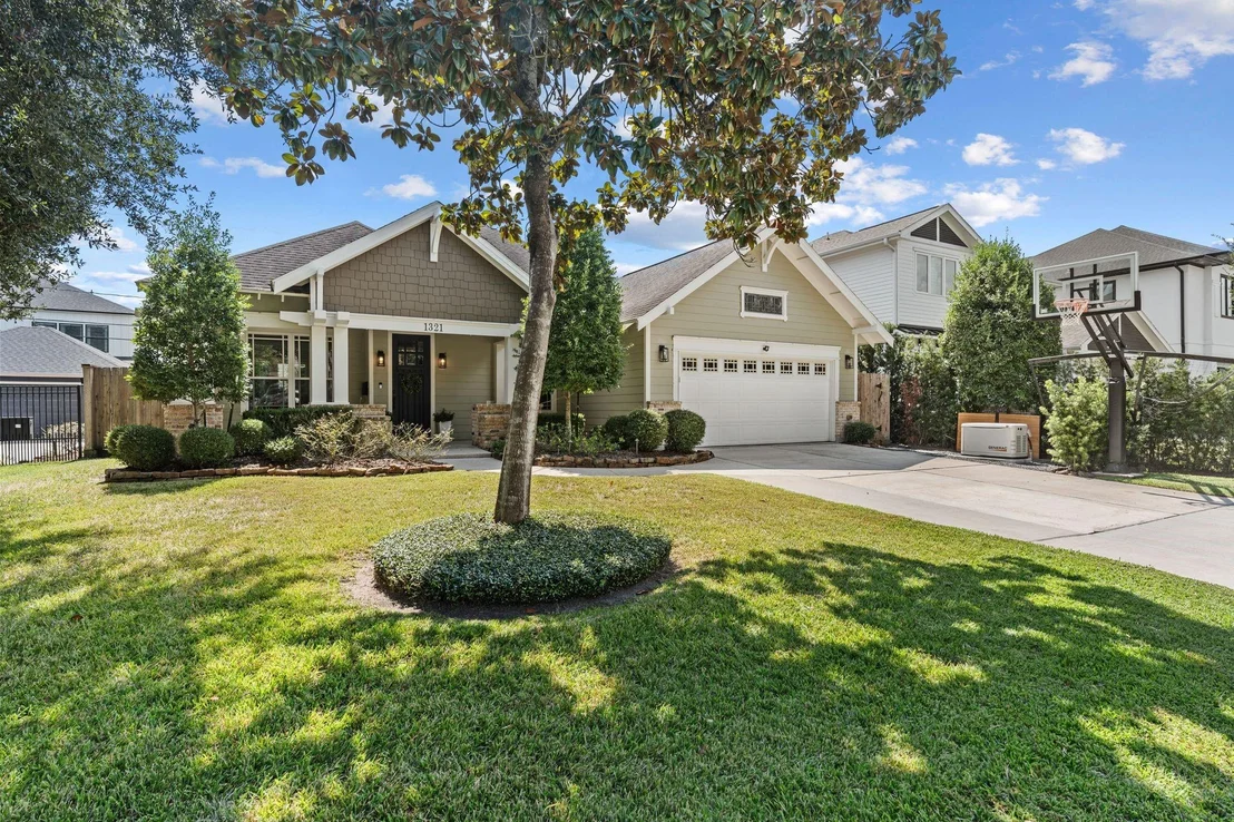 Photo of 1321 Chamboard Lane