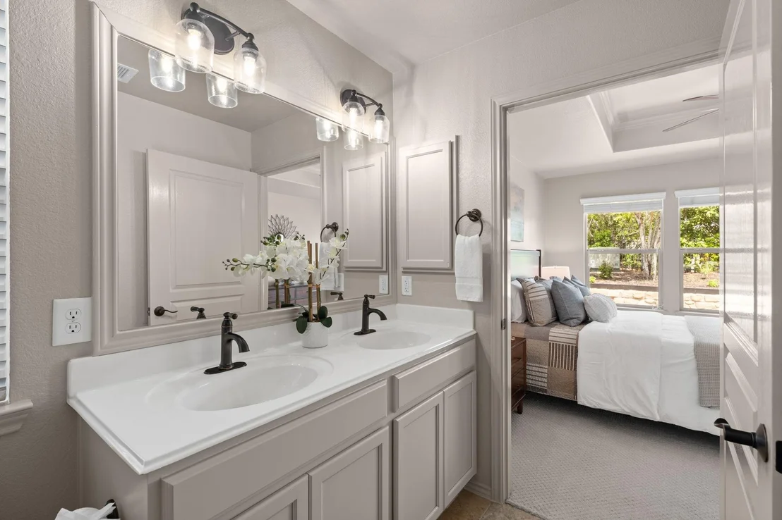 Photo of 1014 Oleander Way