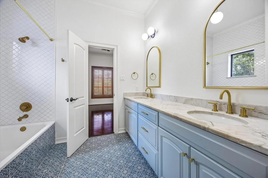Photo of 8448 Westview Drive