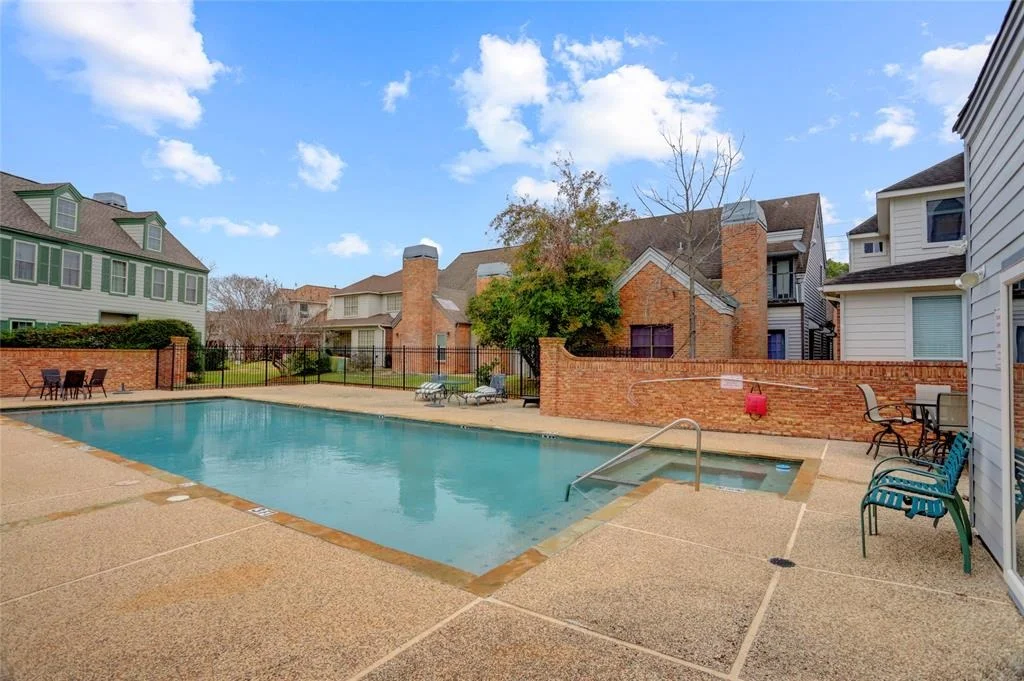 Photo of 7685 Ameswood Road