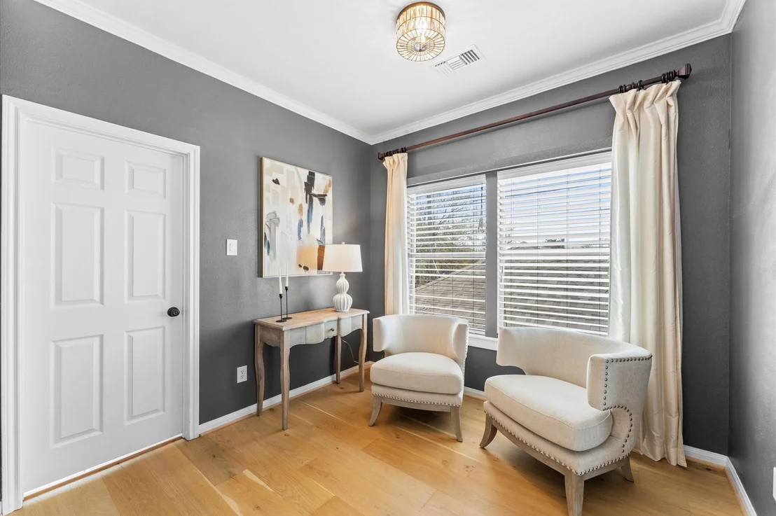Photo of 1111 Walton Street