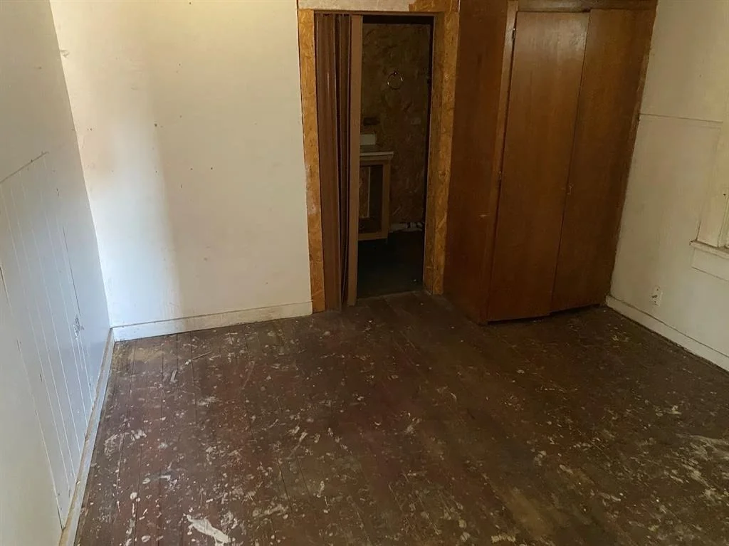 Photo of 307 E Summit Avenue