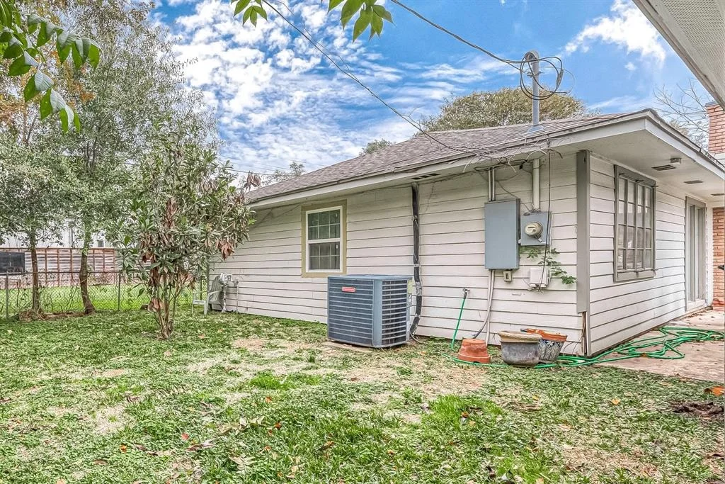 Photo of 2312 Suffolk Drive