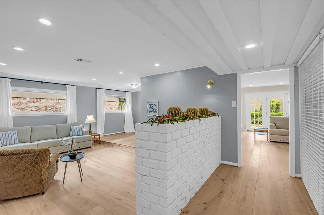 Photo of 10127 Hazelhurst Drive