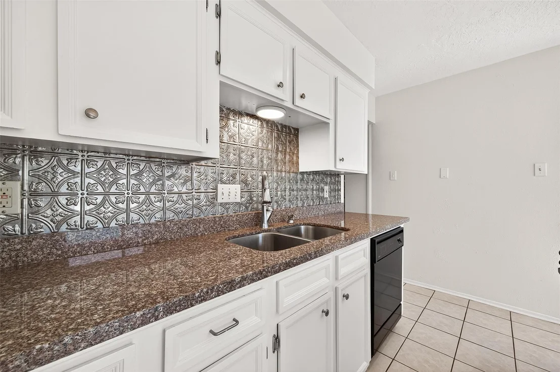 Photo of 3927 Heathersage Drive