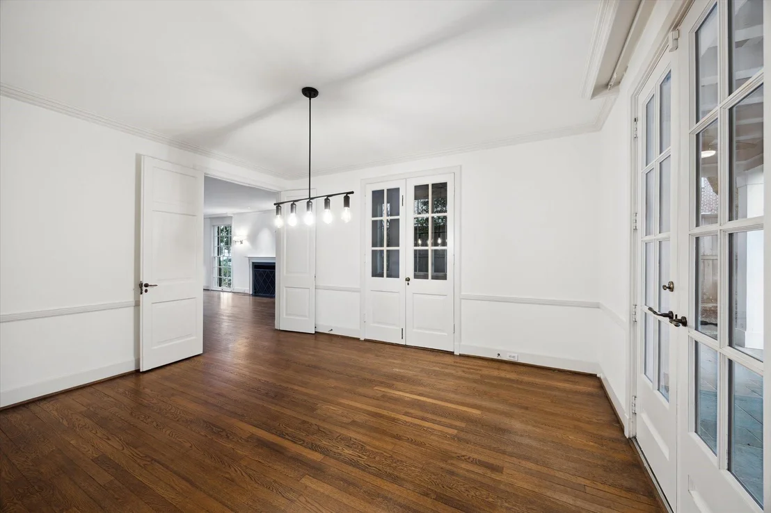 Photo of 2233 Pelham Drive