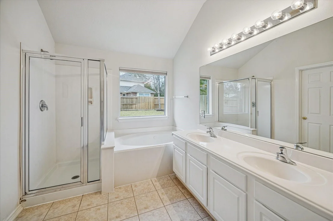 Photo of 122 S Abram Circle