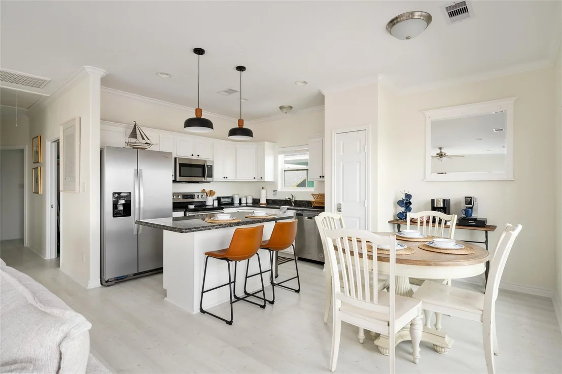Photo of 963 James Road