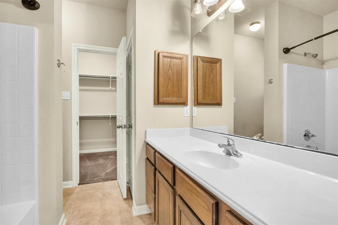 Photo of 996 Oak Glen Drive