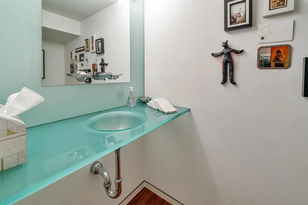 Photo of 2320 Blue Bonnet Boulevard