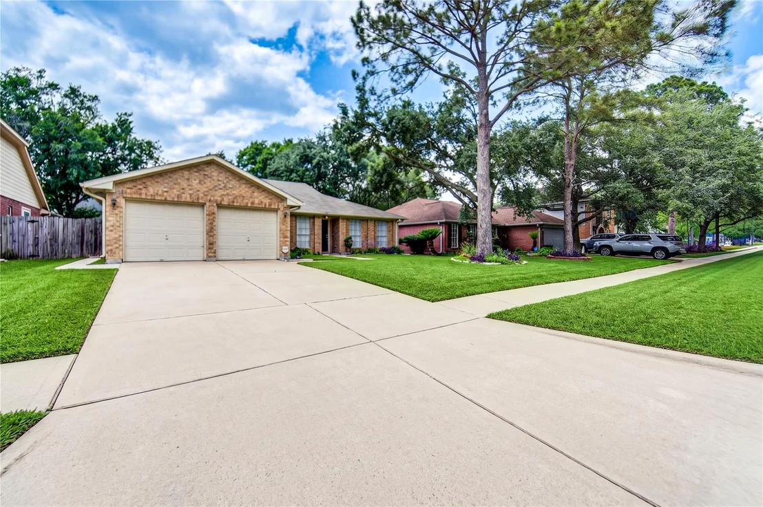 Photo of 2323 Foundary Drive