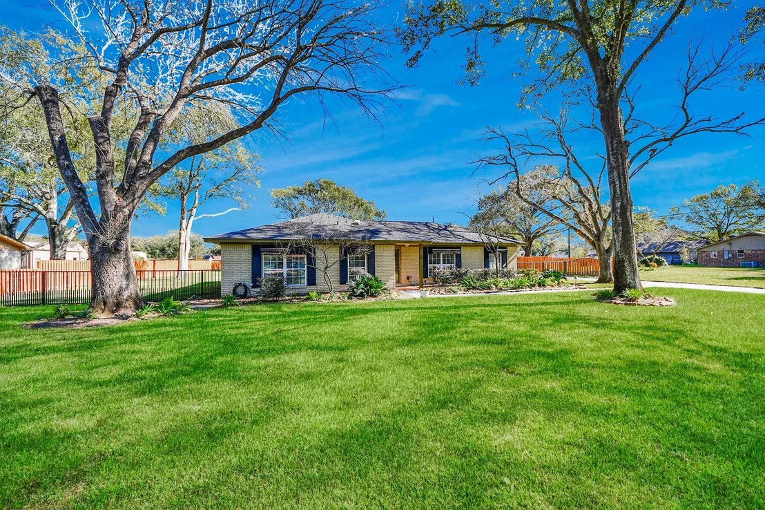 Photo of 15810 Merle Road