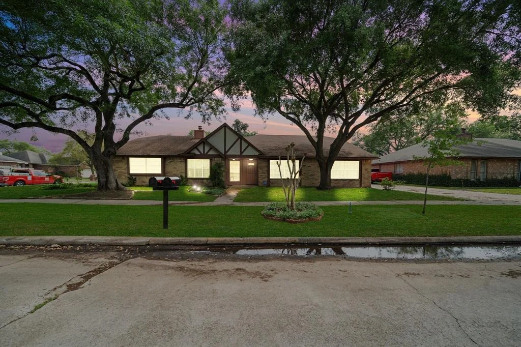 Photo of 19207 Woodglen Drive