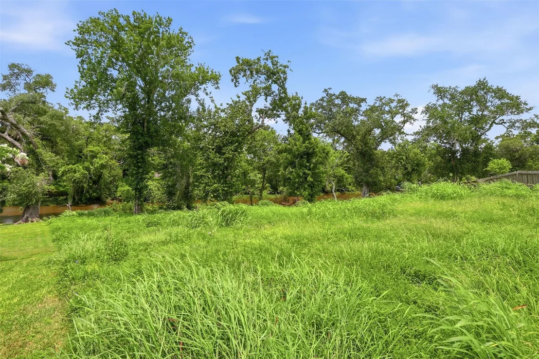 Photo of 208 Creekside Lane