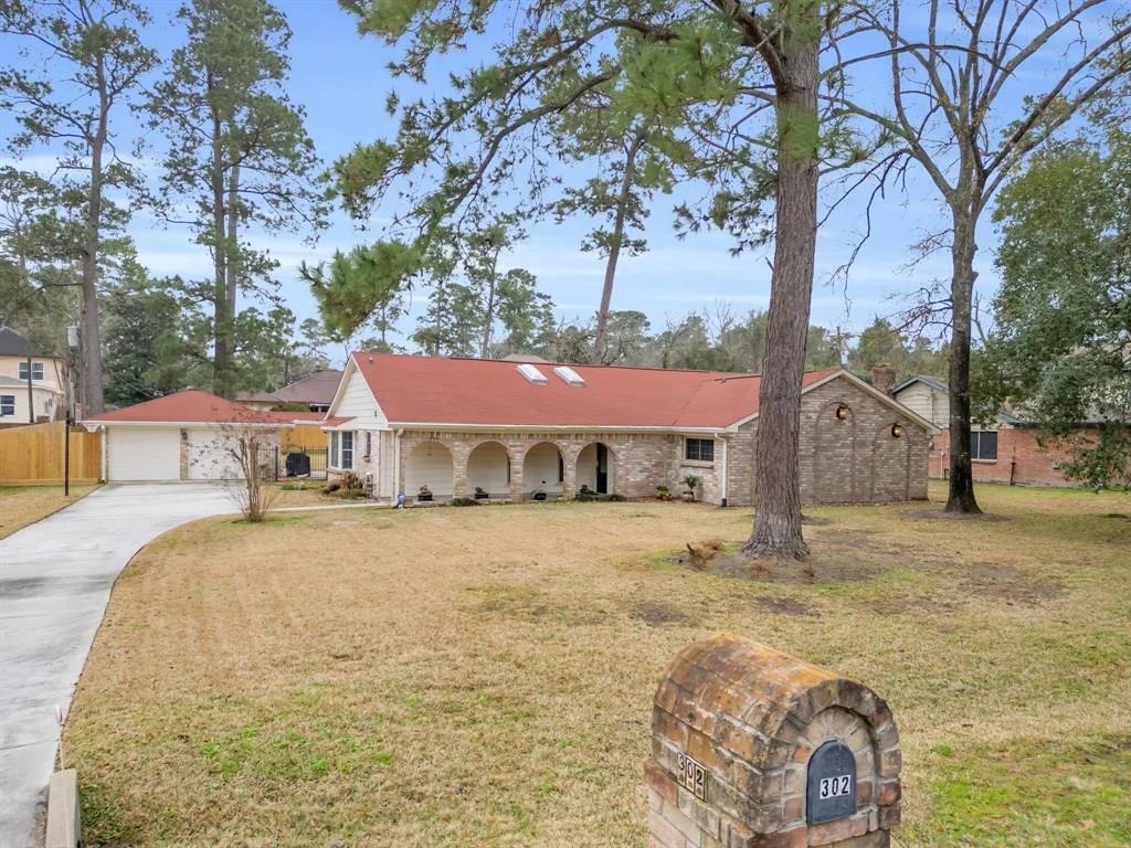 Photo of 302 Shady Glen Lane