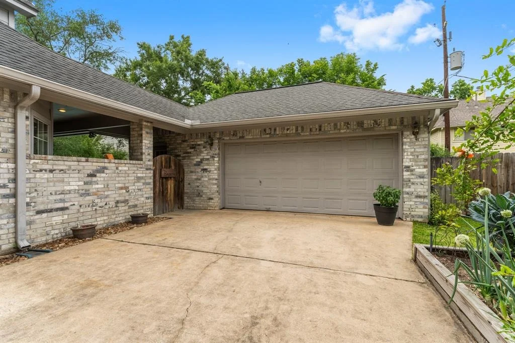 Photo of 427 Heather Lane