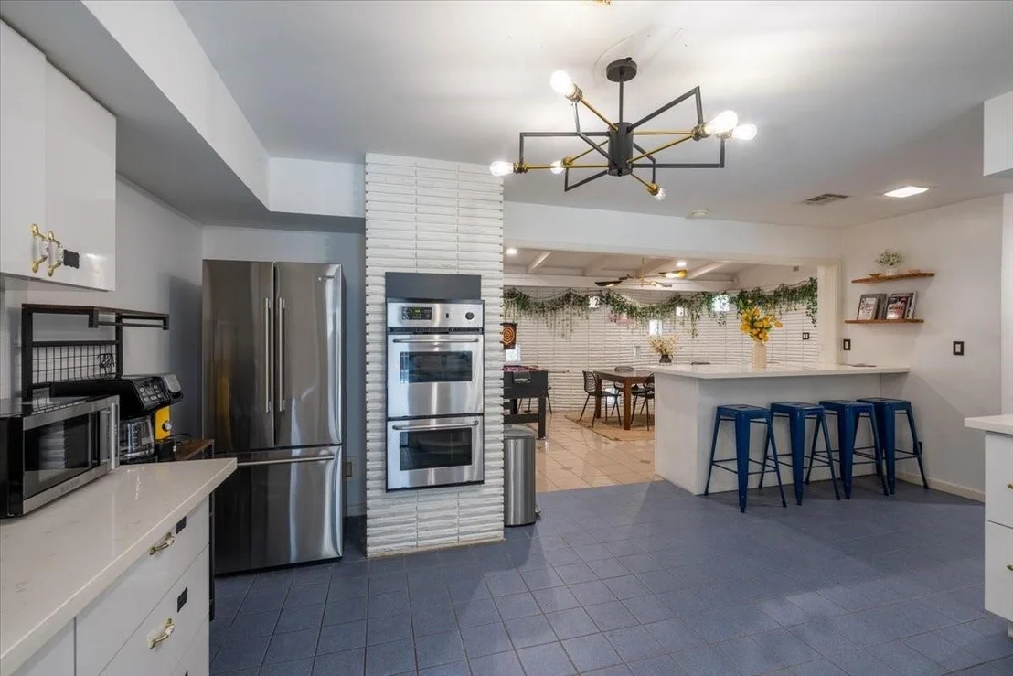 Photo of 7916 Glenview Drive