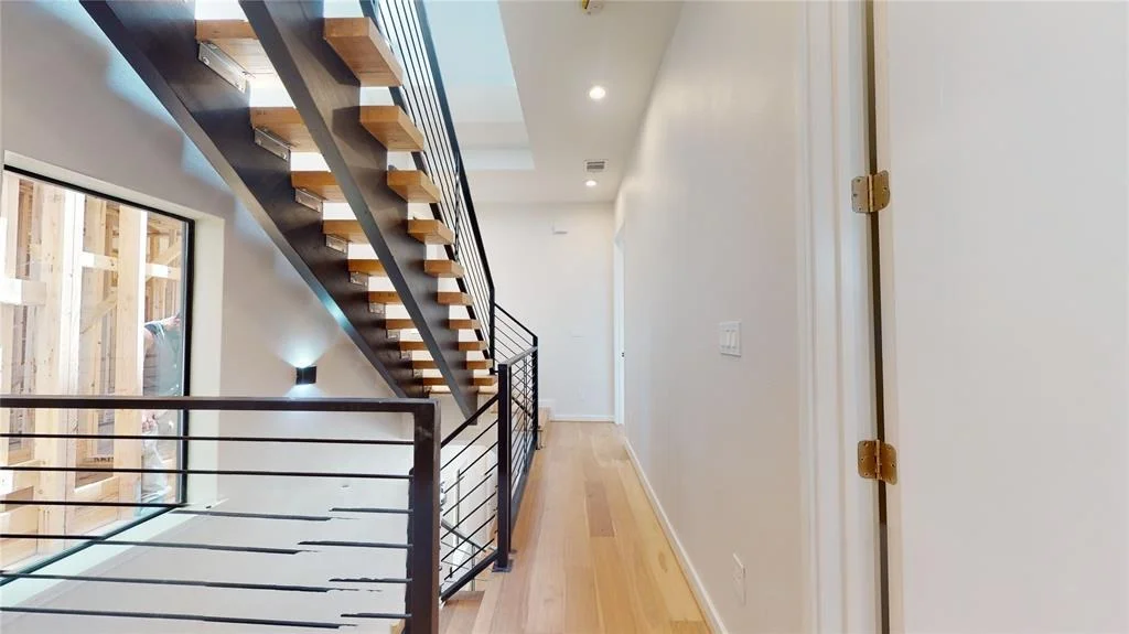 Photo of 519 Memorial Heights Drive