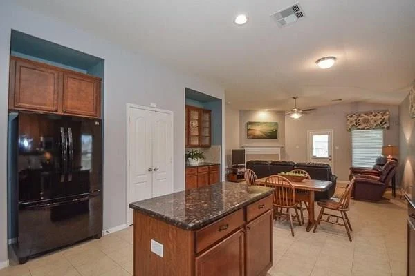 Photo of 623 W Newport Bend