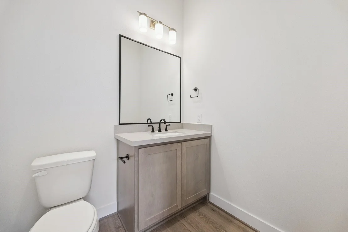 Photo of 2211 Saxon Drive
