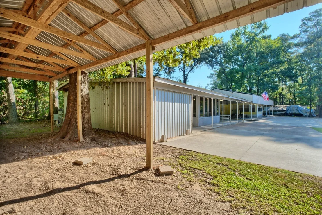 Photo of 260 Rudd Road