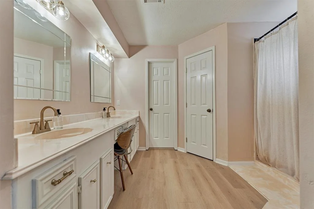 Photo of 23814 Creekview Drive