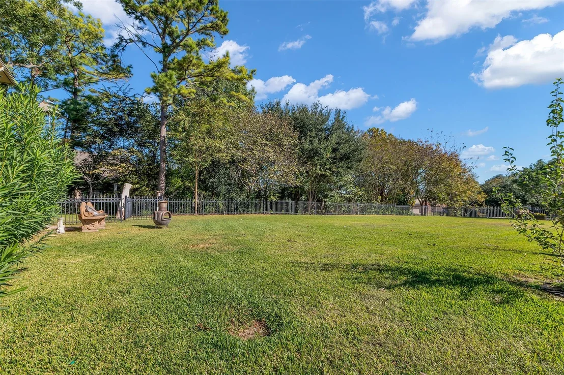 Photo of 566 Edgewood Drive