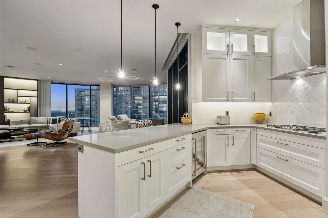 Photo of Unit 2202 at 1409 Post Oak Boulevard