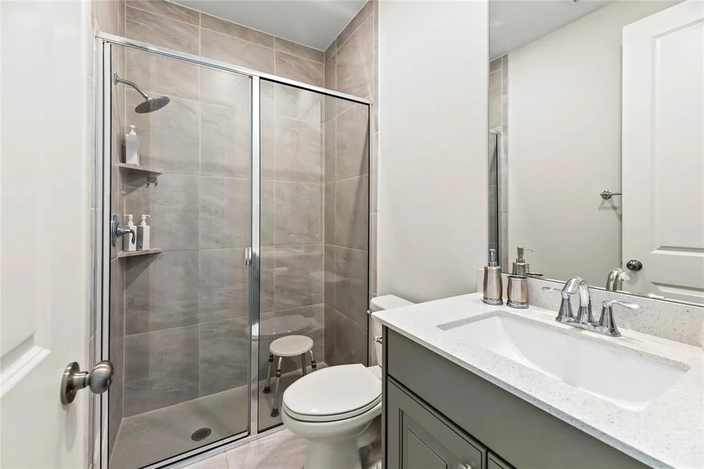 Photo of 907 Falcon Hollow Lane