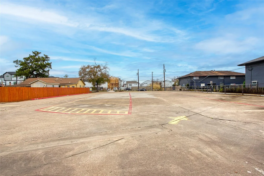 Photo of 803 Curtin Street