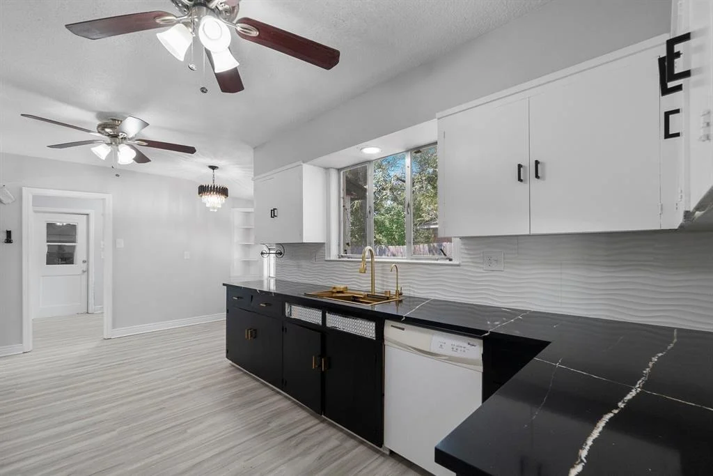 Photo of 1610 Shady Oaks Drive
