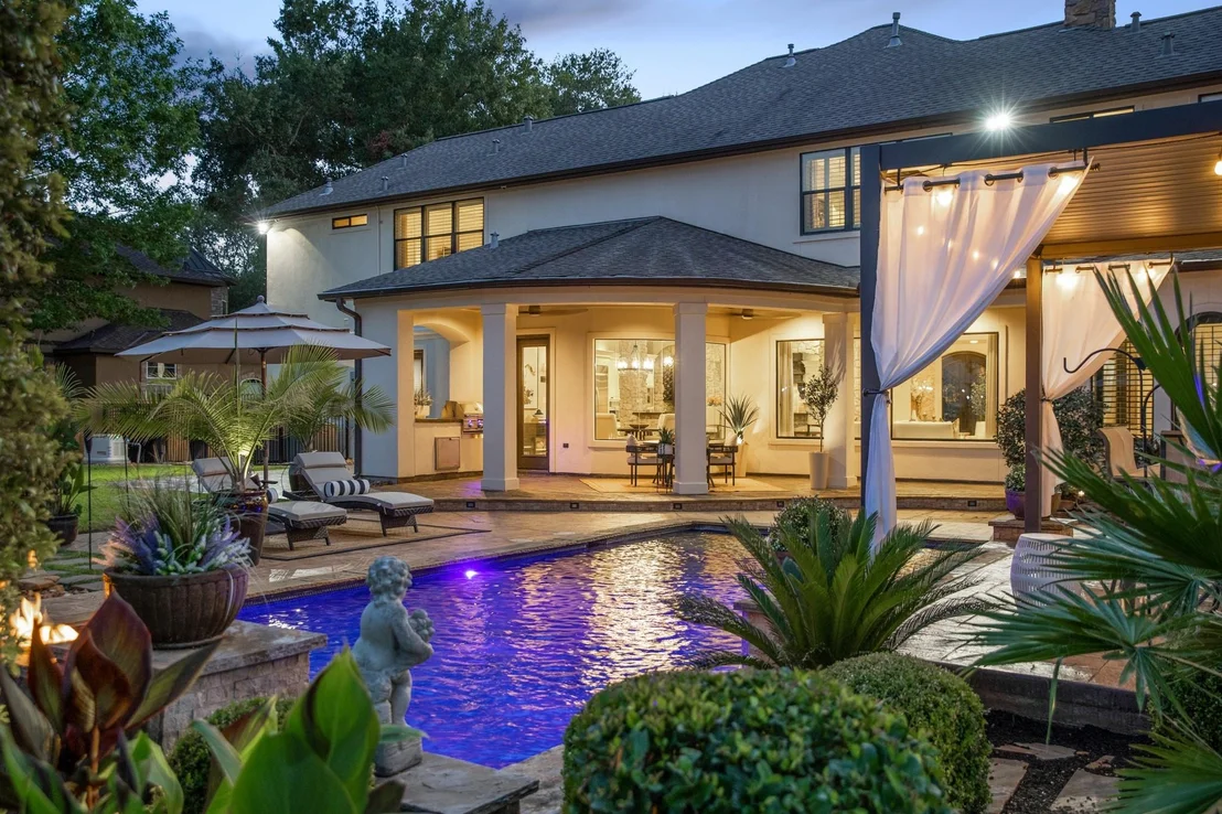 Photo of 17108 Lakeway Park