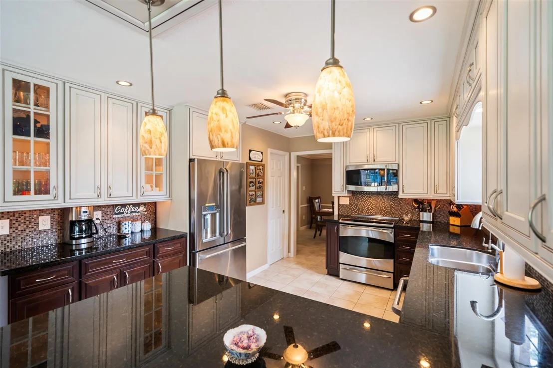 Photo of 715 Orleans Court