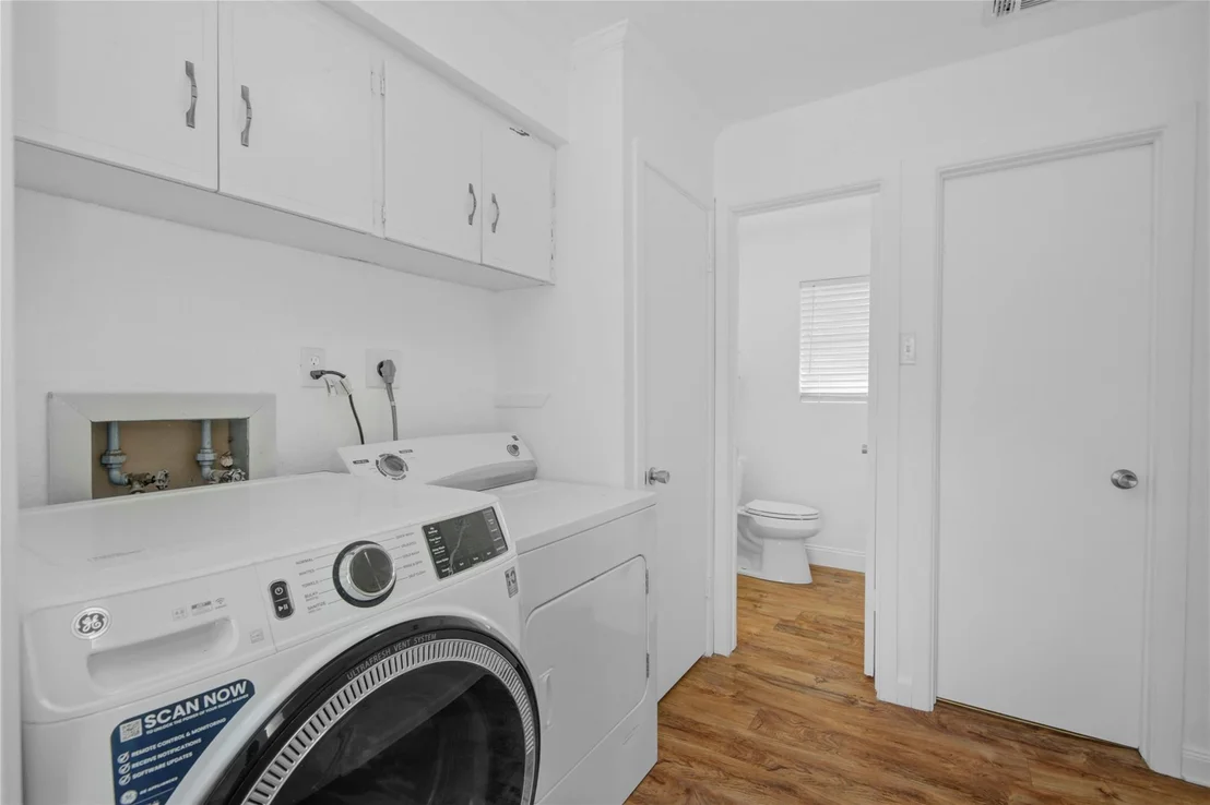 Photo of 1618 W 10th Street