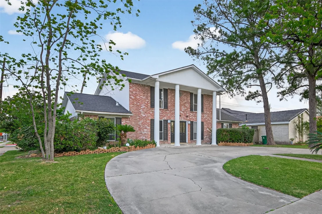 Photo of 5722 Arncliffe Drive