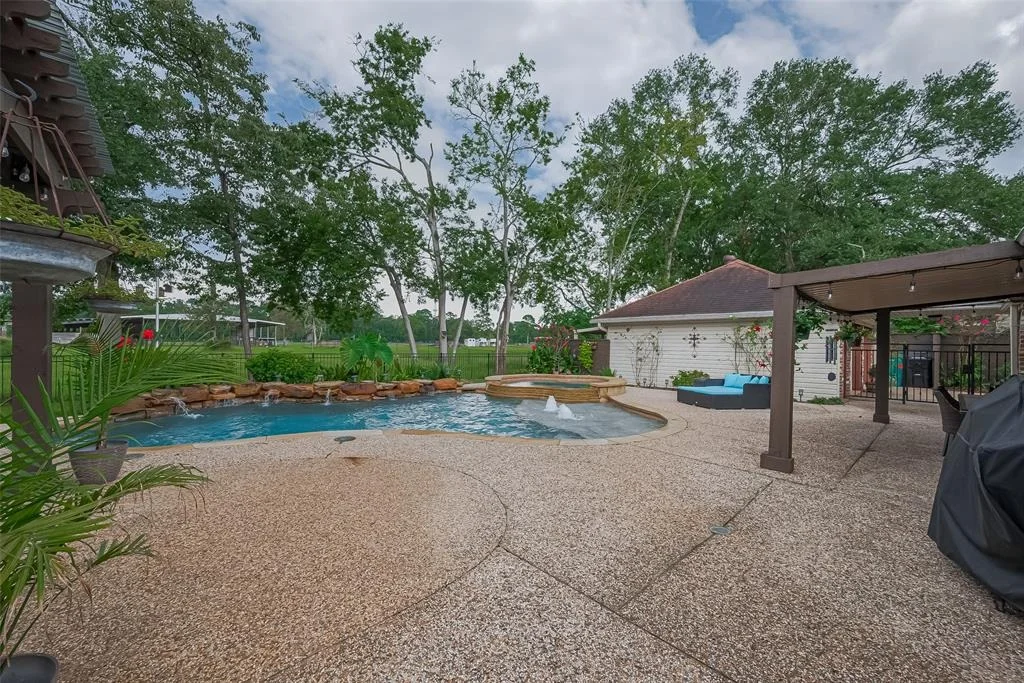 Photo of 722 River Plantation Drive