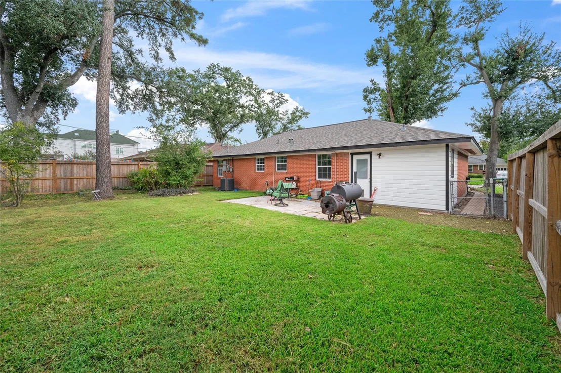 Photo of 2302 Hewitt Drive
