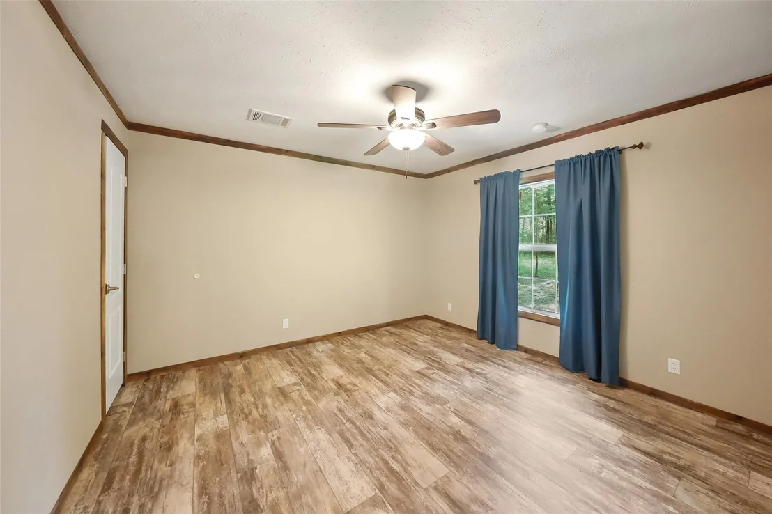 Photo of 577 Winding River Road