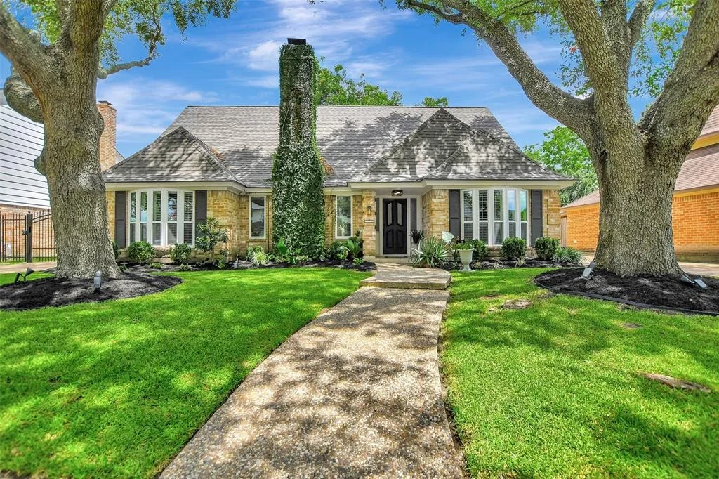 Photo of 11514 Chevy Chase Drive