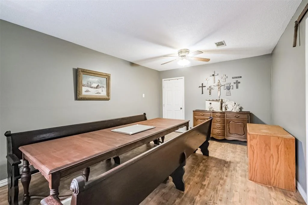Photo of 20106 Edworthy Road