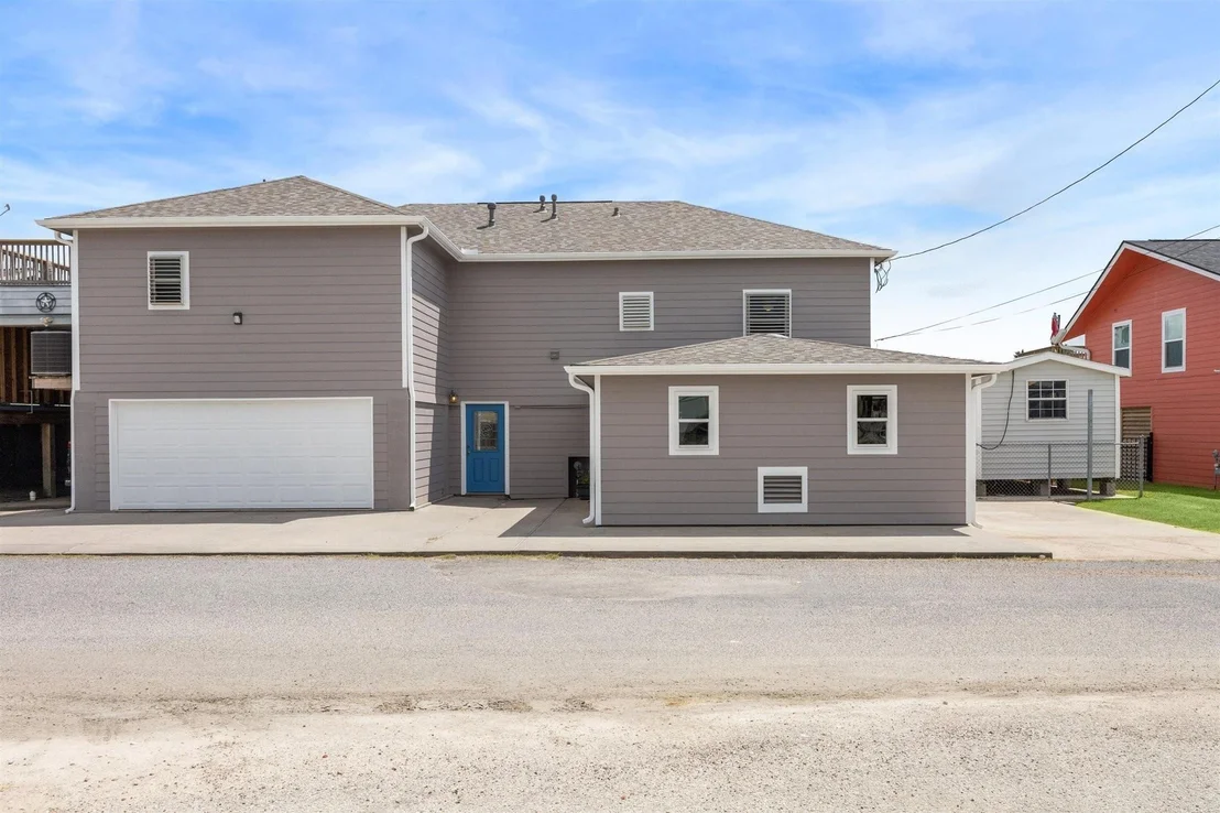 Photo of 33 Lakeside Drive