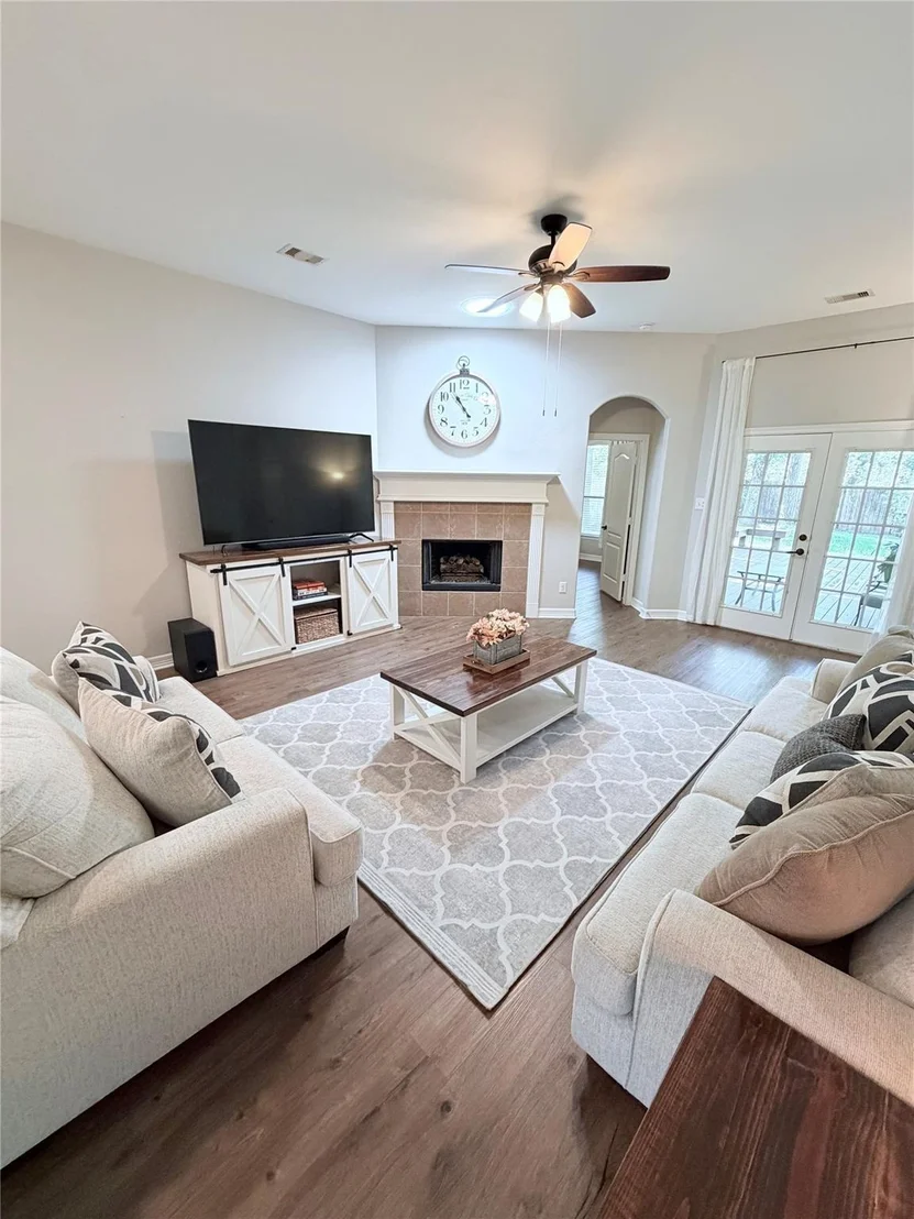 Photo of 1721 Round Oak Lane