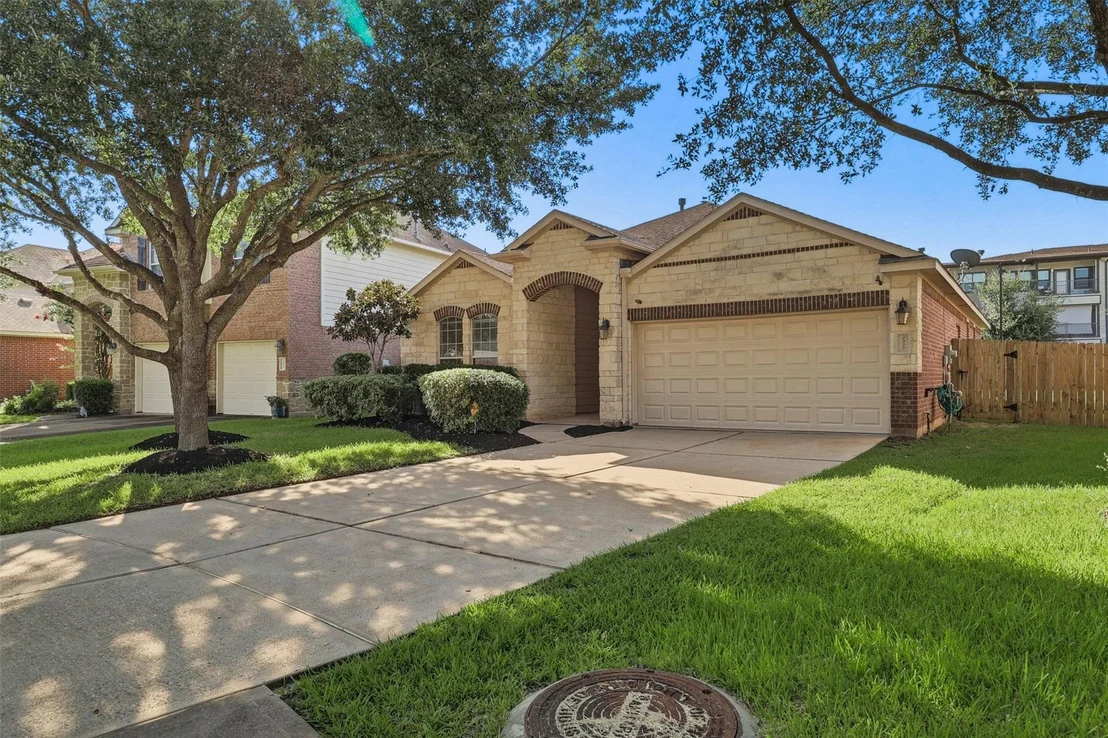 Photo of 2923 Empire Oaks Lane