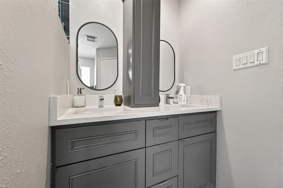 Photo of 903 Red Alder Circle