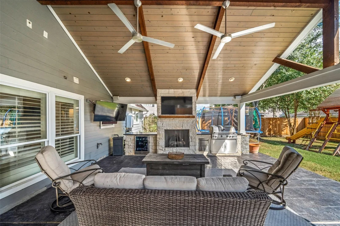 Photo of 14231 Carolcrest Drive