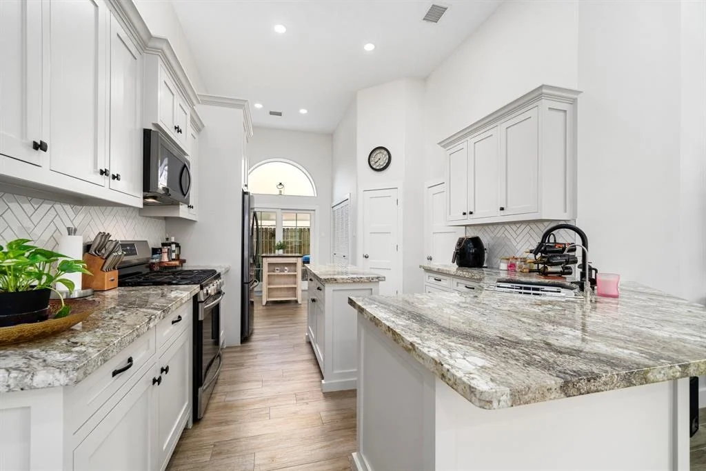 Photo of 506 Rivergrove Drive
