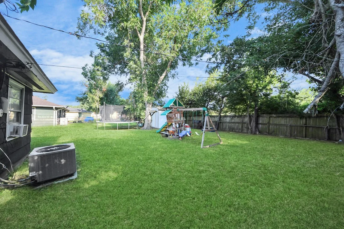 Photo of 805 Armor Avenue